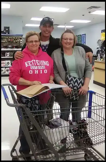 David Haaves Book fans signing in Walmart St Robert MO 2016 -- David Haave